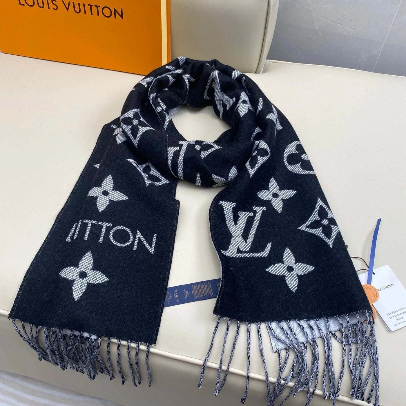Wool scarf